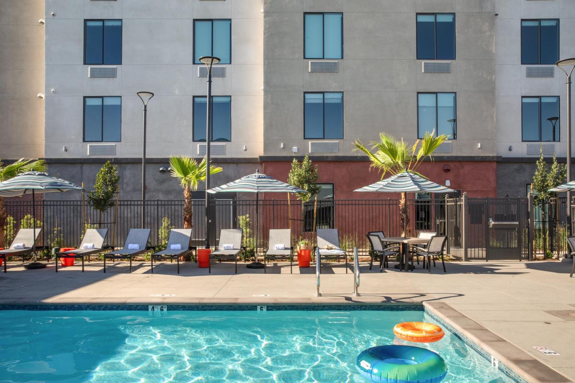 Ayres Hotel Rialto Fontana 外观 照片